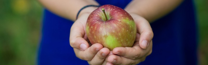 Æble i hånd